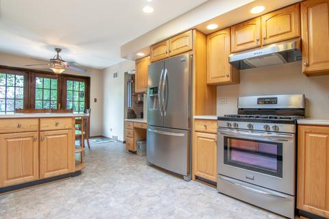5936 Bentley Ave, Willowbrook, IL 60527 photo 6