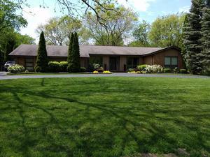 5936 Bentley Ave, Willowbrook, IL 60527 photo 1
