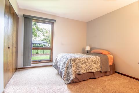 5936 Bentley Ave, Willowbrook, IL 60527 photo 10