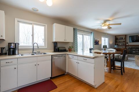 6405 Plainview Rd, Gurnee, IL 60031 photo 2