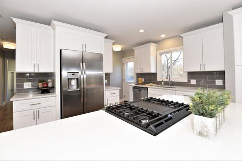 520 S Hubbard St, Algonquin, IL 60102 photo 3