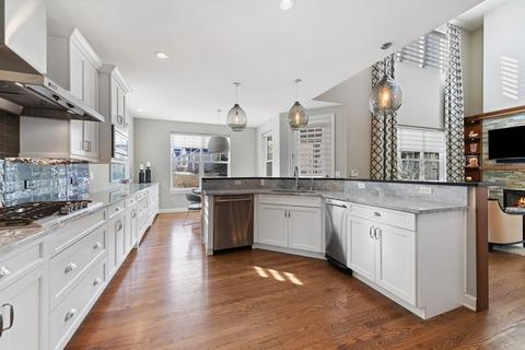 1921 Dauntless Dr, Glenview, IL 60026 photo 8