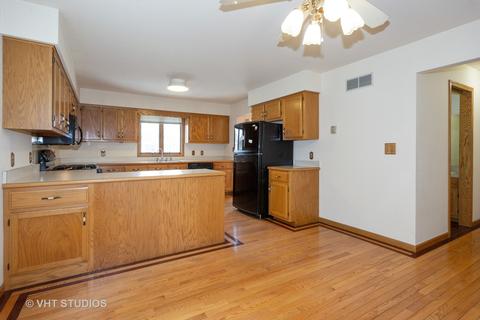 213 Deerhaven Dr, Minooka, IL 60447 photo 4