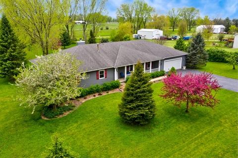 8807 Regnier Rd, Hebron, IL 60034 photo 1