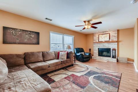 6907 Great Falls Dr, Plainfield, IL 60586 photo 2