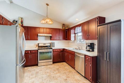 6907 Great Falls Dr, Plainfield, IL 60586 photo 5