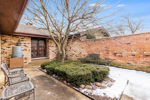 1240 Studio Ln, Riverwoods, IL 60015 photo 2