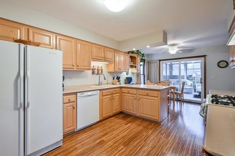 1555 Jasper Dr, Wheaton, IL 60189 photo 10