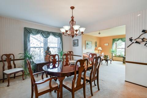 1555 Jasper Dr, Wheaton, IL 60189 photo 9