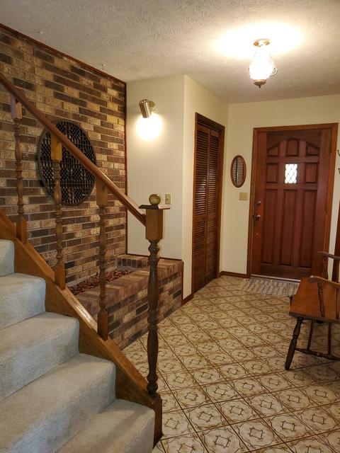 121 Cheltenham Dr, Normal, IL 61761 photo 2