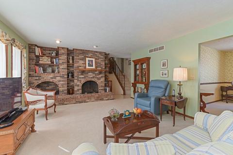 121 Cheltenham Dr, Normal, IL 61761 photo 8