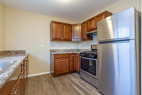 778 Parkway Ave, Elgin, IL 60120 photo 8