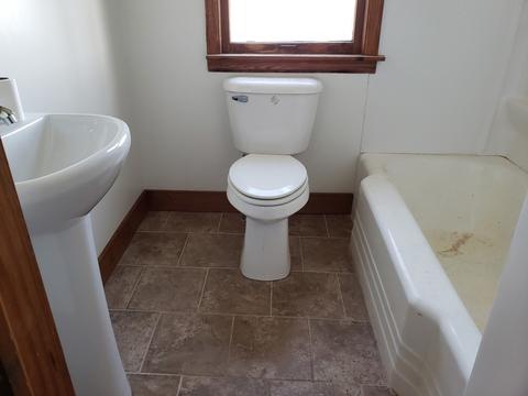 212 E Green St, Roberts, IL 60962 photo 5