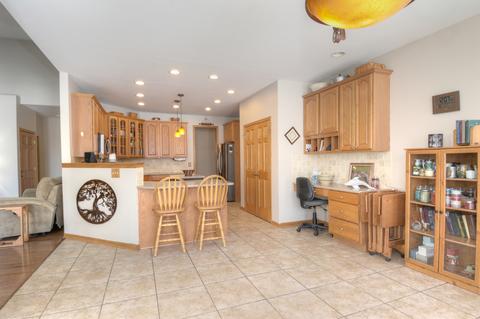 4 N650 Mountain Ash Dr, Wayne, IL 60184 photo 13