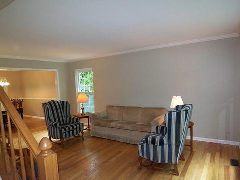 772 Red Oak Dr, Bartlett, IL 60103 photo 3