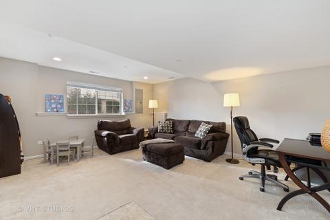 2010 Dauntless Dr, Glenview, IL 60026 photo 18