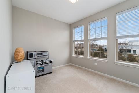 2010 Dauntless Dr, Glenview, IL 60026 photo 11