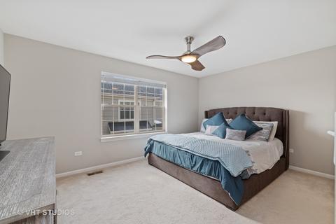 2010 Dauntless Dr, Glenview, IL 60026 photo 13
