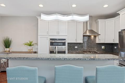 2010 Dauntless Dr, Glenview, IL 60026 photo 9