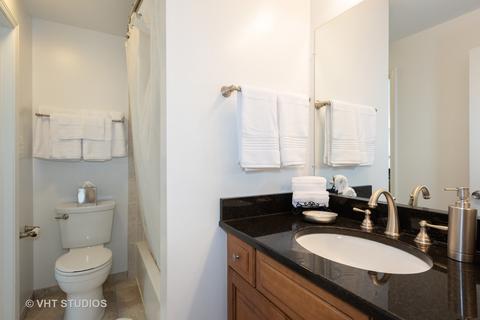 1450 Johnstown Ln #C, Wheaton, IL 60189 photo 7
