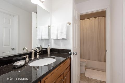 1450 Johnstown Ln #C, Wheaton, IL 60189 photo 9