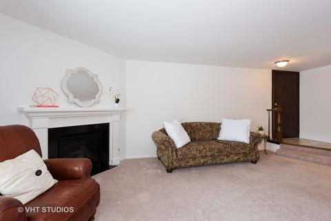 1450 Johnstown Ln #C, Wheaton, IL 60189 photo 4