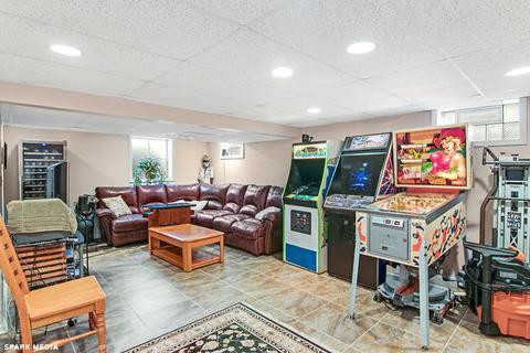 1110 Juniper Ln, Mount Prospect, IL 60056 photo 24