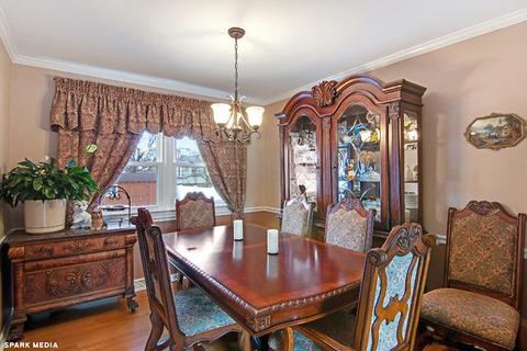 1110 Juniper Ln, Mount Prospect, IL 60056 photo 5