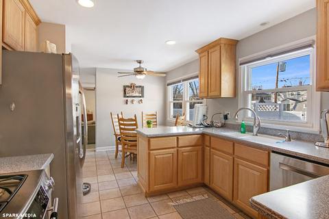 1110 Juniper Ln, Mount Prospect, IL 60056 photo 7