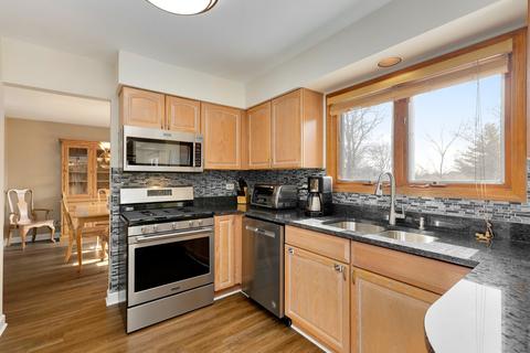 962 Millwood Dr, Bartlett, IL 60103 photo 3
