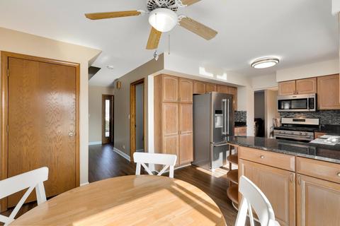 962 Millwood Dr, Bartlett, IL 60103 photo 5