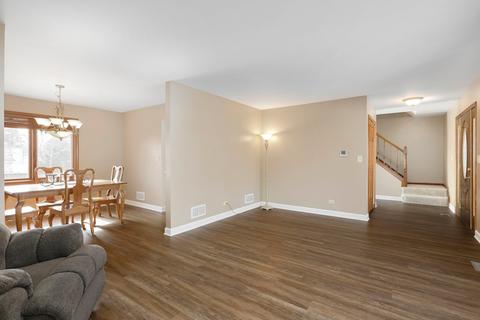 962 Millwood Dr, Bartlett, IL 60103 photo 15