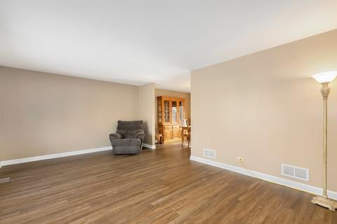 962 Millwood Dr, Bartlett, IL 60103 photo 13