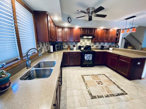 831 Trask St, Aurora, IL 60505 photo 11