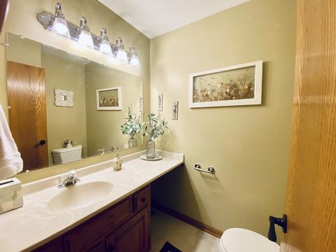 831 Trask St, Aurora, IL 60505 photo 10