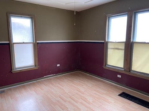512 E Galena Blvd, Aurora, IL 60505 photo 2