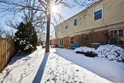 235 Coachmaker Dr, Northbrook, IL 60062 photo 29
