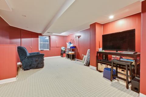 235 Coachmaker Dr, Northbrook, IL 60062 photo 25