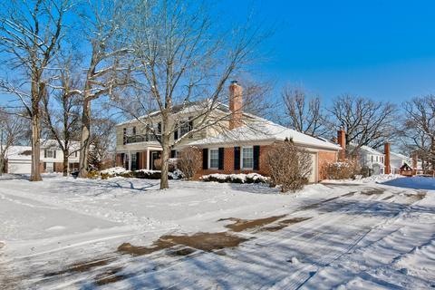 235 Coachmaker Dr, Northbrook, IL 60062 photo 2