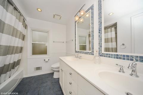 235 Coachmaker Dr, Northbrook, IL 60062 photo 23
