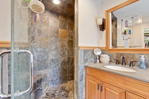 235 Coachmaker Dr, Northbrook, IL 60062 photo 19