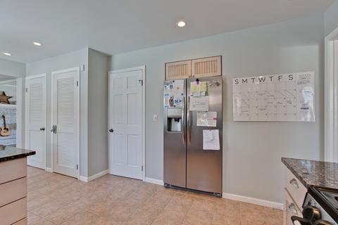 235 Coachmaker Dr, Northbrook, IL 60062 photo 12