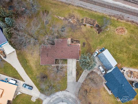 650 Whitlock Ct, Aurora, IL 60506 photo 2