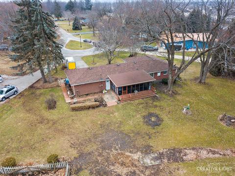 650 Whitlock Ct, Aurora, IL 60506 photo 4