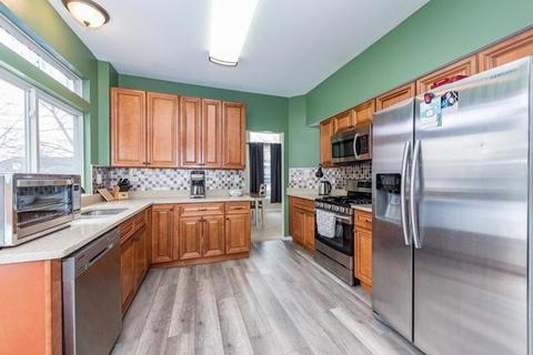 7477 Clem Dr, Gurnee, IL 60031 photo 3