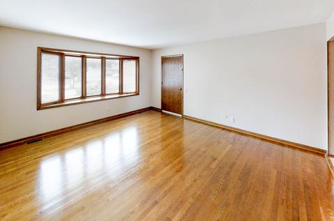 1001 E Ardyce Ln, Mount Prospect, IL 60056 photo 4