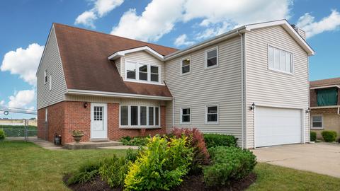 1001 E Ardyce Ln, Mount Prospect, IL 60056 photo 1