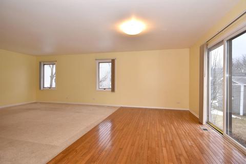 933 Hillside Ct, Bartlett, IL 60103 photo 12