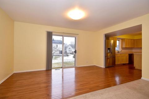 933 Hillside Ct, Bartlett, IL 60103 photo 11