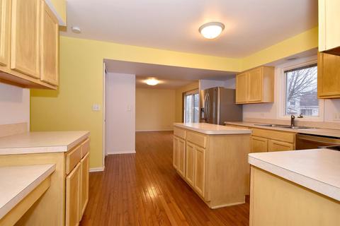 933 Hillside Ct, Bartlett, IL 60103 photo 9
